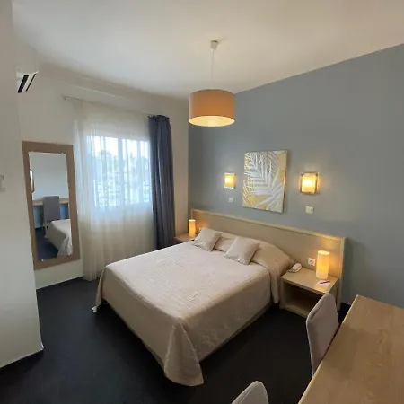 מלון Restaurant L' Empereur 3*