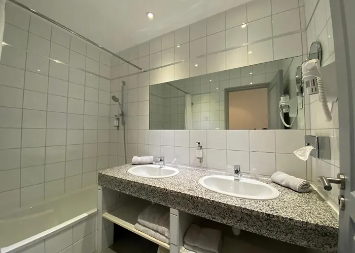 Restaurant L' Empereur 3* آلُريا