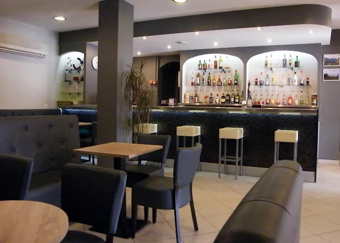 فندق Restaurant L' Empereur آلُريا