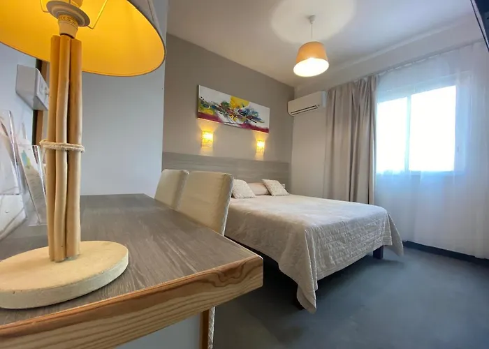 Restaurant L' Empereur 3* آلُريا